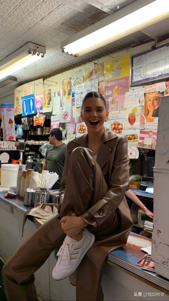 什么皮质的皮衣穿着好看,皮衣如何穿搭秋冬