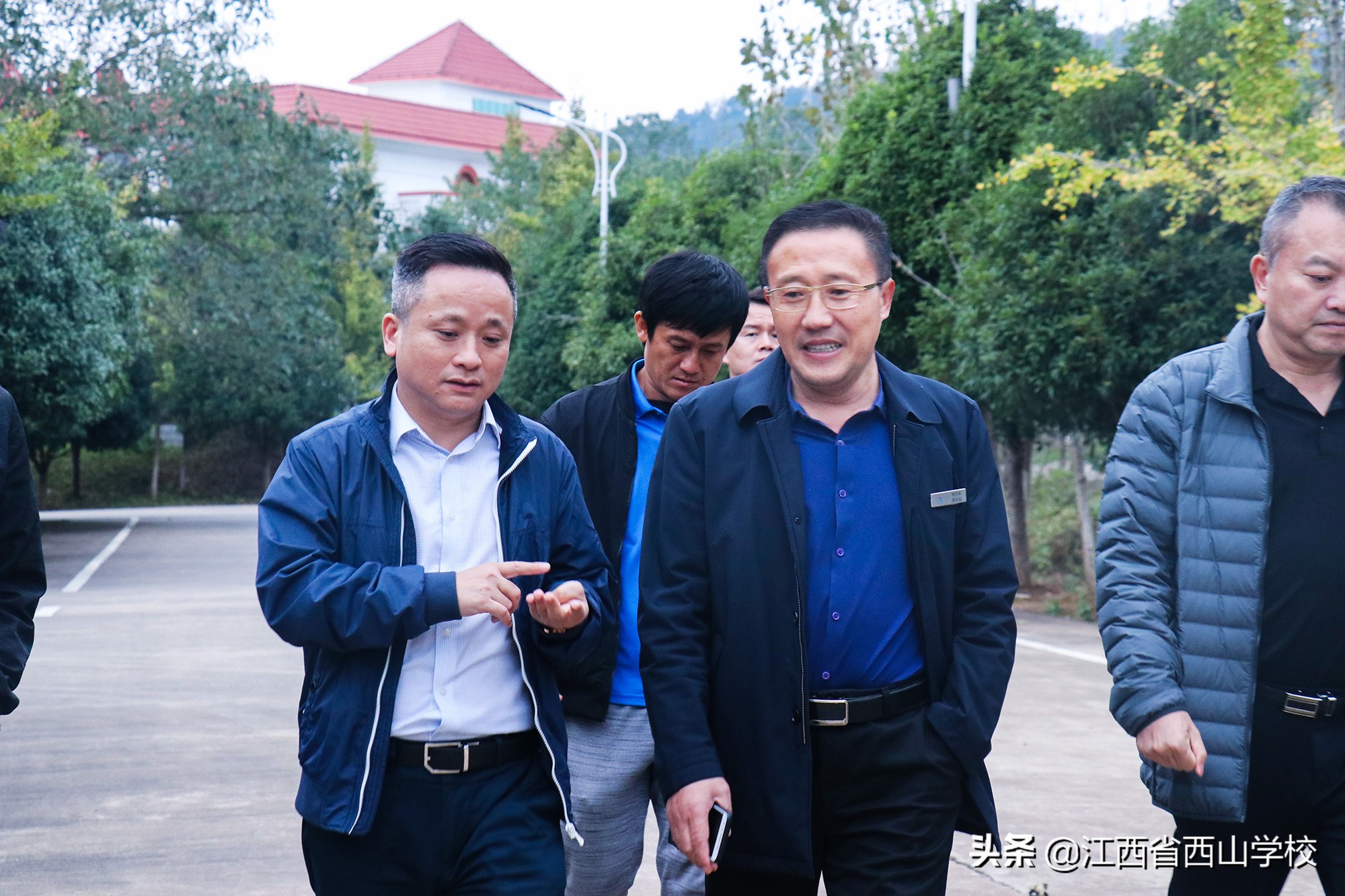 南昌市足球协会主席陶武胜一行莅临我校指导工作