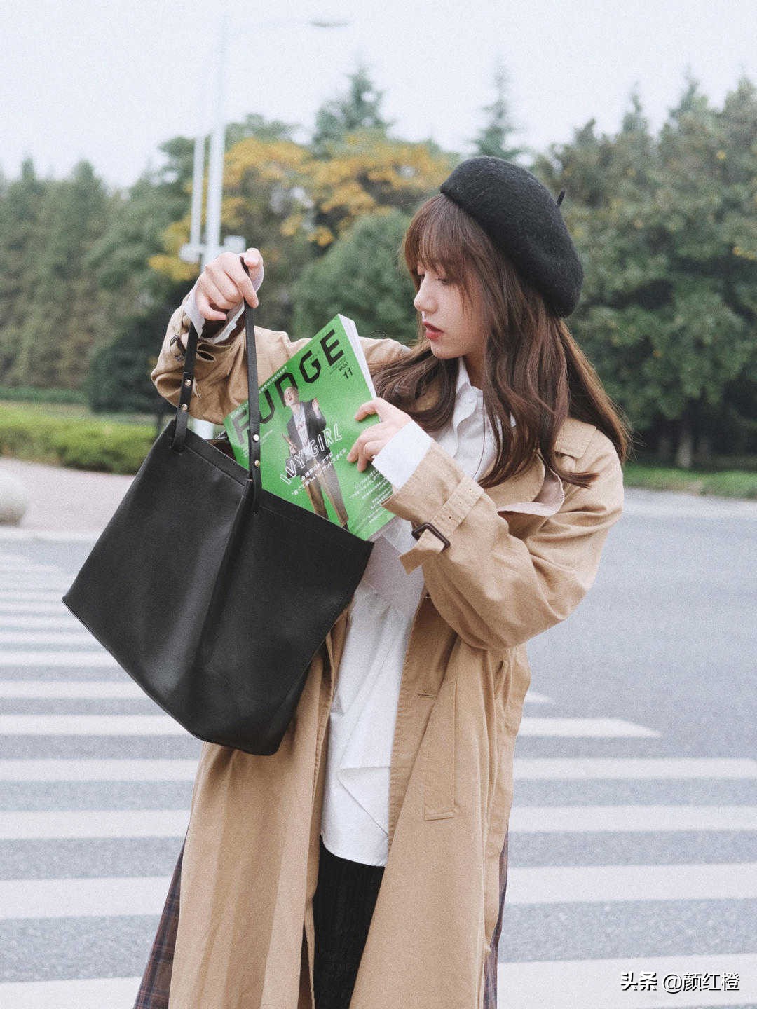 驼色长款冬季风衣的最佳搭配,秋天穿不厌的风衣驼色款更经典