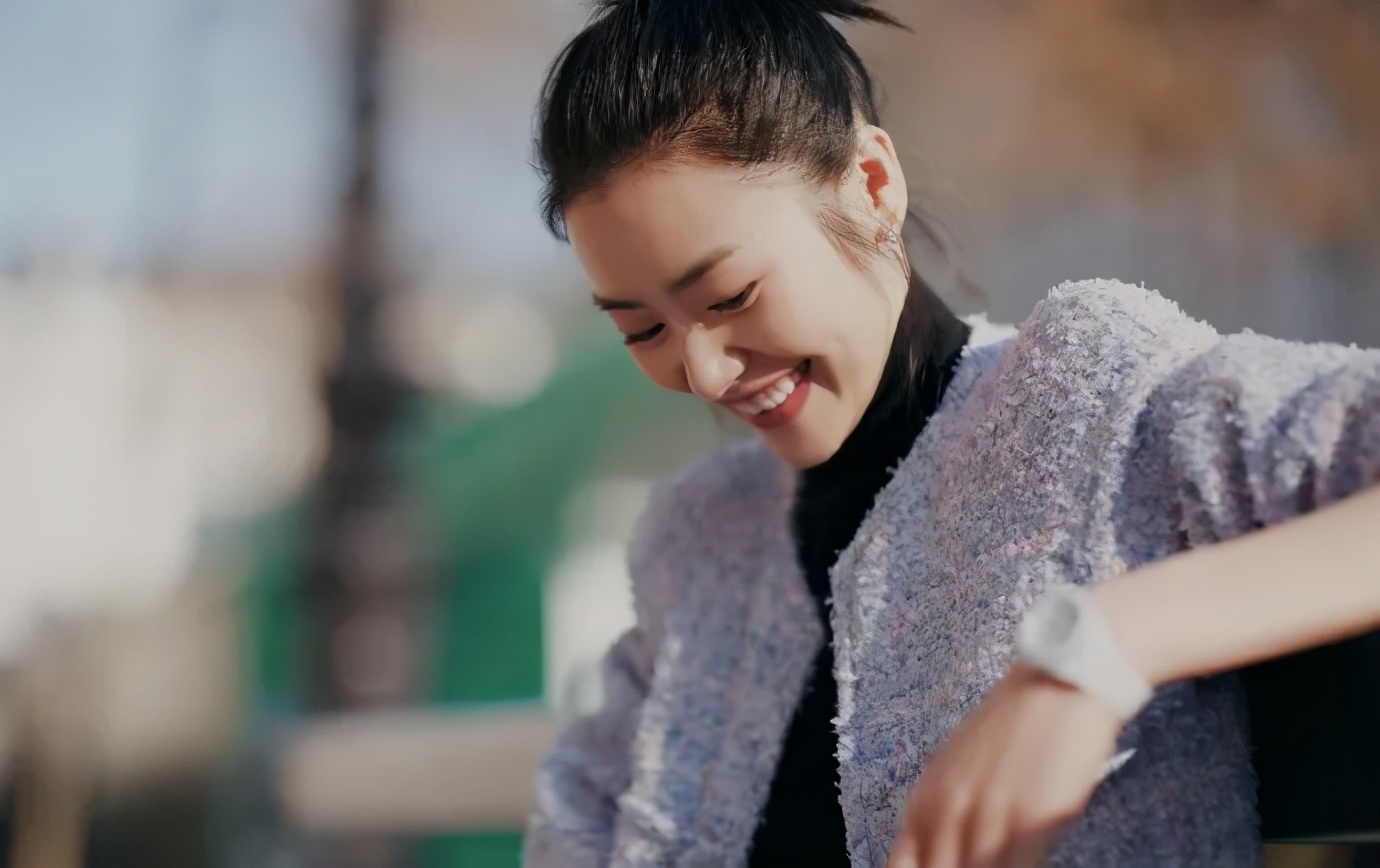 模特拍照姿势怎么调,模特拍视频如何保持松弛感