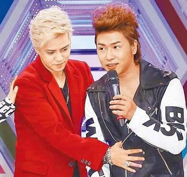 劈腿是天性还是人性,劈腿的人有什么征兆