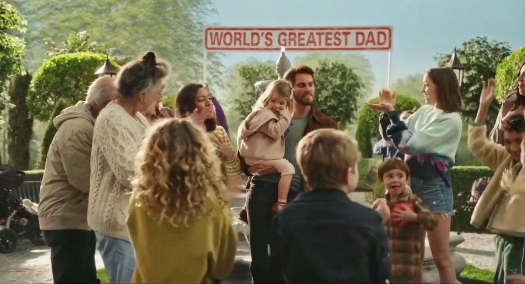 霉霉变身“男装大佬”：炮轰直男癌，开怼厌女症，一个字：爽