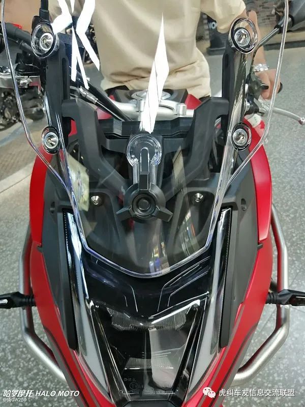 voge无极500r和豪爵铃木gsx250r,隆鑫voge大单缸