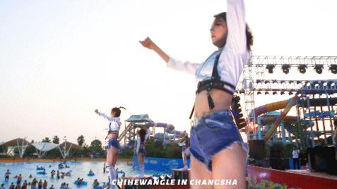 酷炫机车轰炸“洋沙湖”，哈雷电音之夜引爆“欢乐水世界”