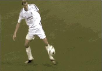 齐达内足球转身过人,齐达内足球艺术大师