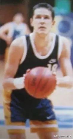 中国男篮薪资算低吗,中国男篮历史上第一个外援