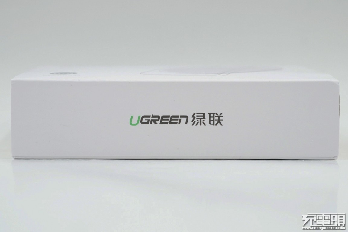 绿联无线充电宝拆解,绿联30瓦充电器拆解