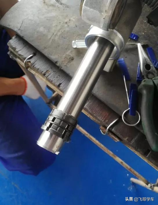 2011款斯巴鲁傲虎后备箱异响,斯巴鲁傲虎加油门发动机一边异响