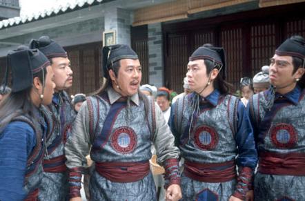 滥情的李思捷：30岁恋落选港姐，35岁被曝臀袭偷吃，马浚伟也怕他