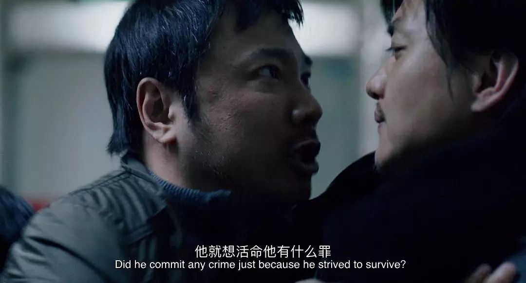 他在印度坐着三轮车狂奔，就为了抢3000个口罩……