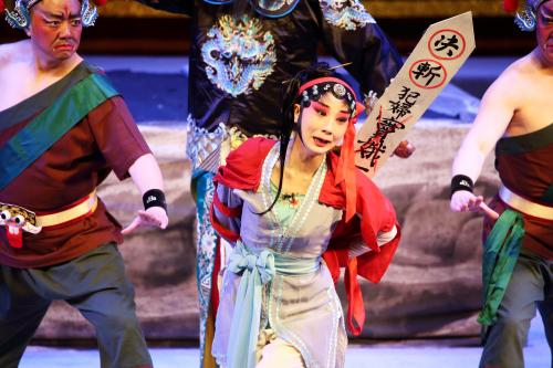 关汉卿的戏剧性是如何体现的,关汉卿历史剧的矛盾冲突