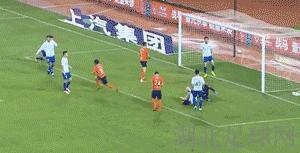 鲁能专为武汉创造奇迹，2005赛季出了个周燎，2019赛季是他们俩…