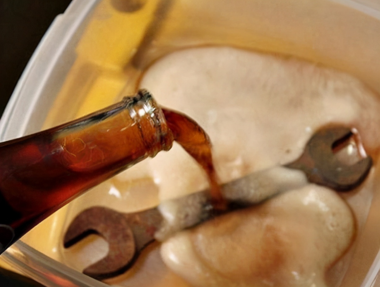 螺丝锈死怎么拧下来用除锈剂,螺丝锈死怎么拧下来