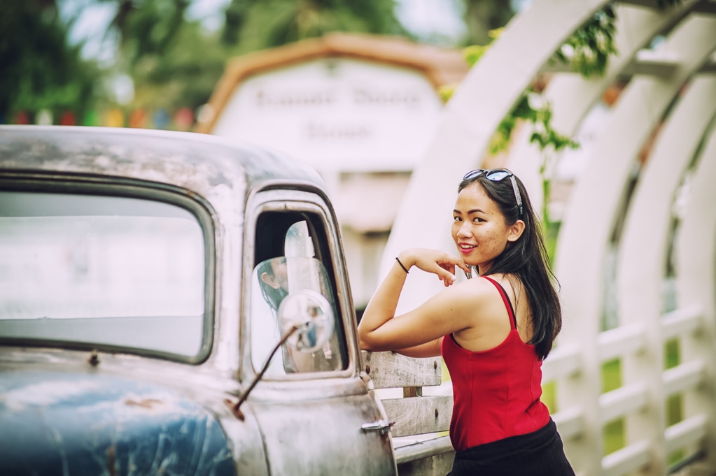 女学员考驾照科二考官崩溃,女子驾考遇别停挂科当场发飙