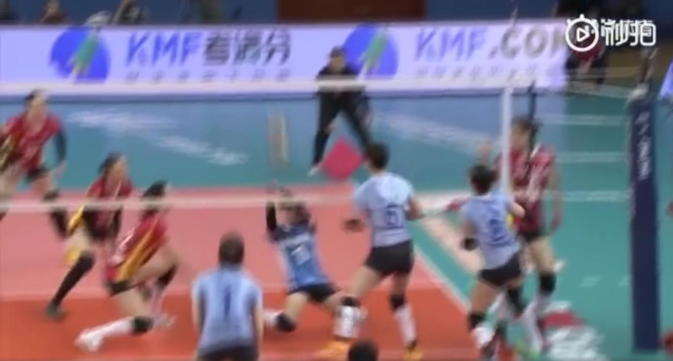 丁霞崴脚受伤全过程视频,丁霞最新排超消息