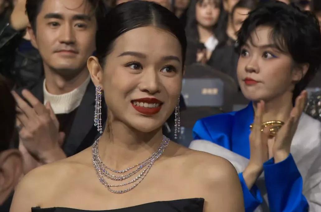 张雨绮装杨幂视频,张雨绮杨幂脸部高清特写