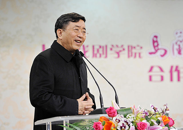 余秋雨如何让大家熟知,余秋雨文学很厉害的