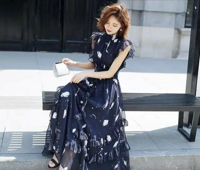 雪纺裙连衣裙减龄,百褶纱裙雪纺裙搭配图