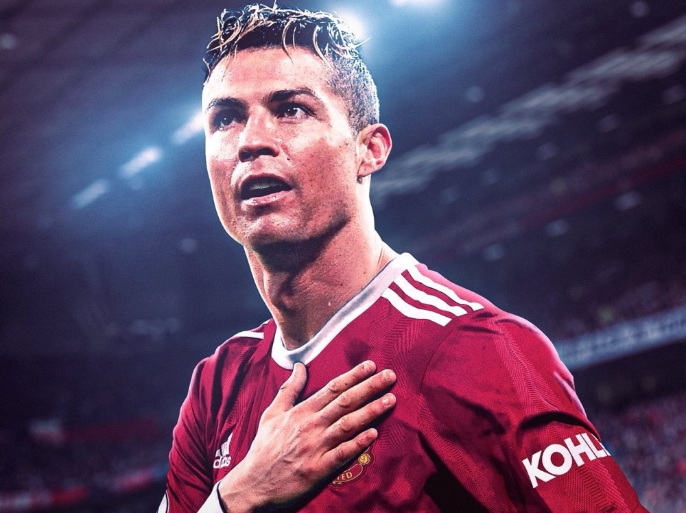 C罗回归竟是双刃剑!7号球衣成曼联摇钱树,红魔太子迎接新挑战