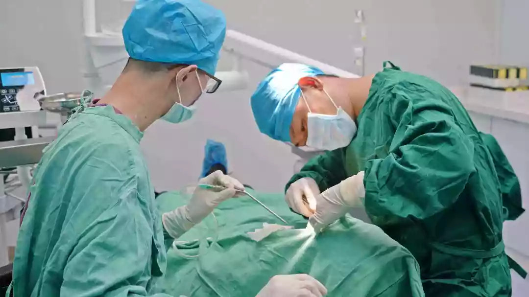 门牙缺失影响做隐形矫正吗,门牙缺失面部容貌有影响吗