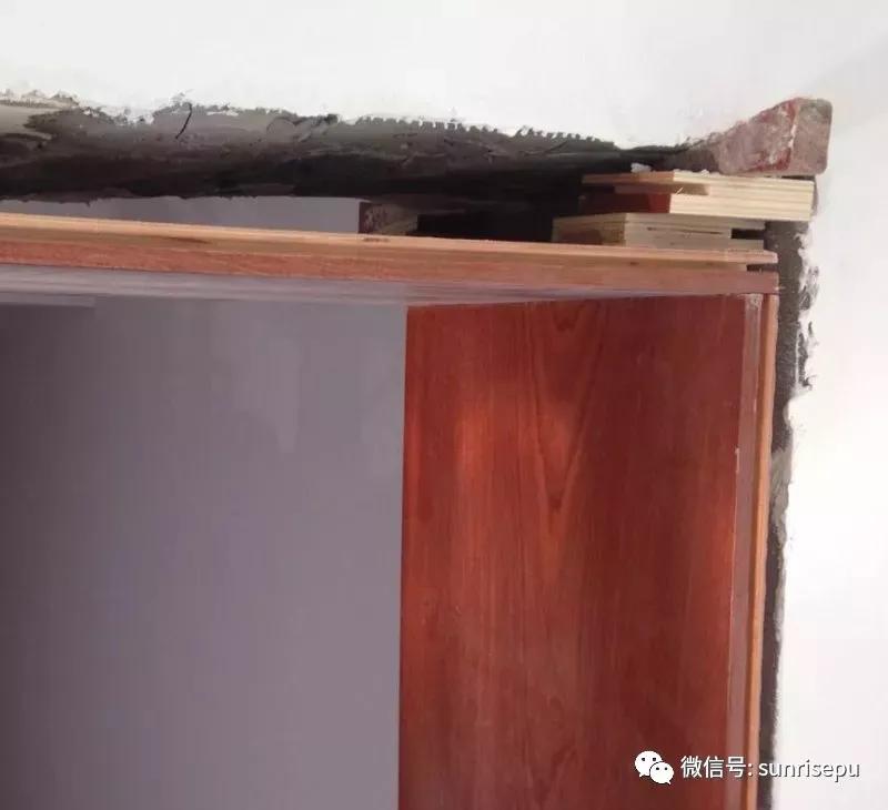 木门底部用什么填缝好,木门为什么要留缝打泡沫胶