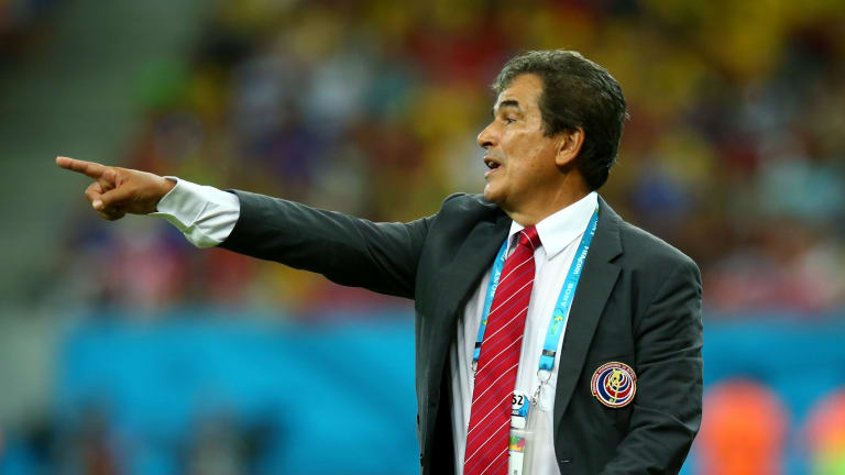 前皇马门将纳瓦斯威胁足协主席，“故意输球”逼走国家队主帅？