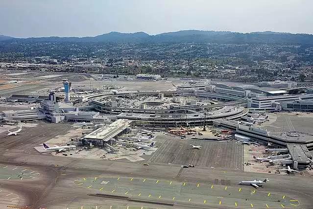 航空百科｜这哪里是机场，是立交桥吧