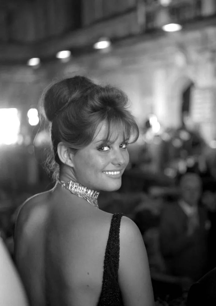 意大利名模惊艳的图片,纪录影视