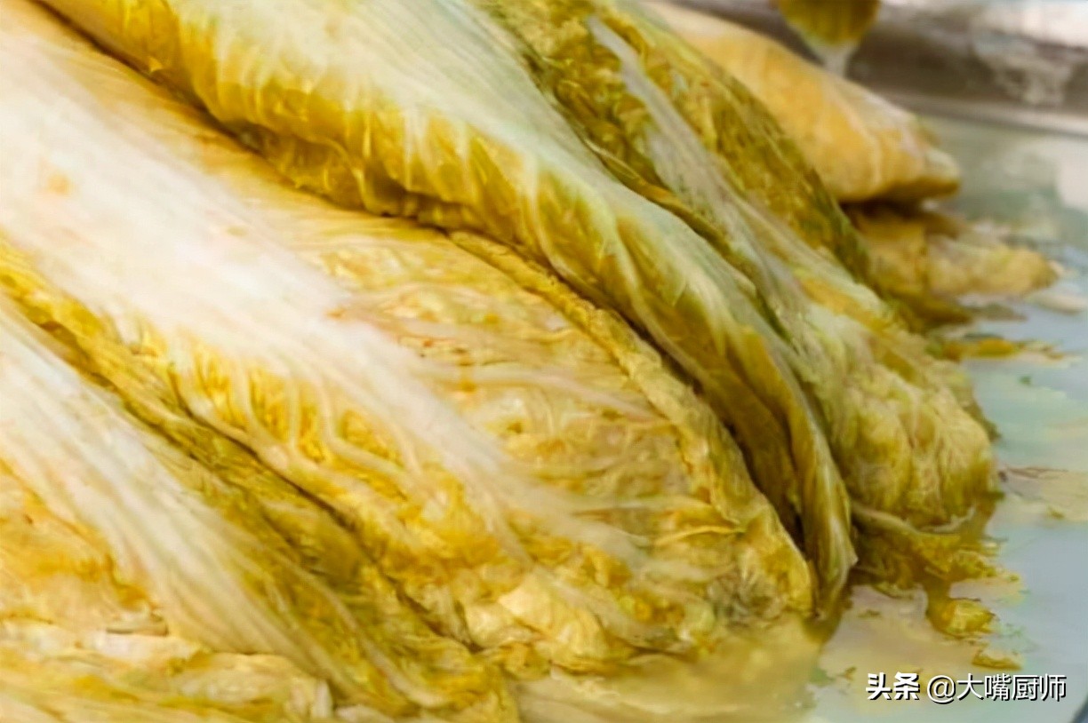 腌酸菜怎么才不会有亚硝酸盐,腌制酸菜小诀窍放一年都不会坏