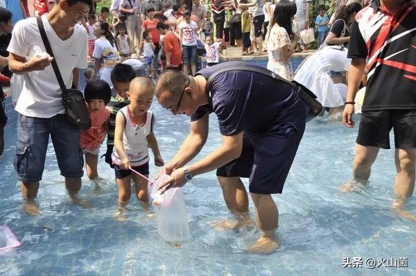 逃离高温“熔炉”，南方的夏天就该玩雪