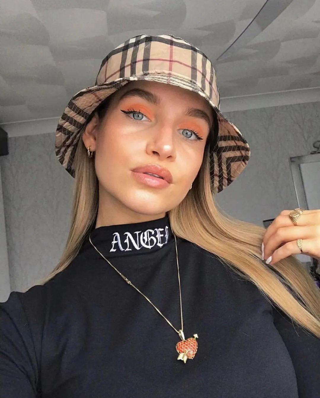 圆脸女孩帽子,小圆脸适合戴什么帽子