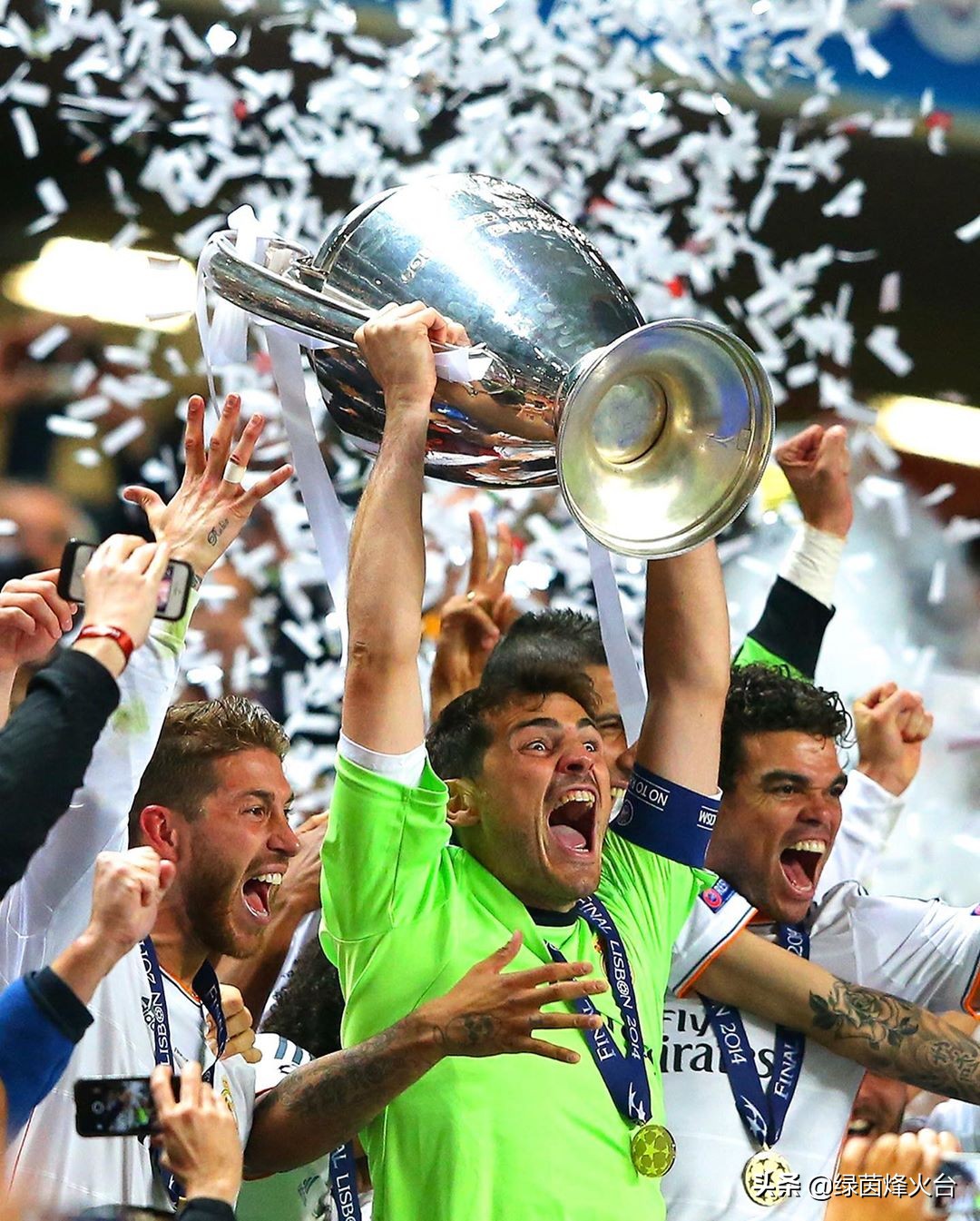 诺伊尔开启门将新时代,诺伊尔获得几次最佳门将