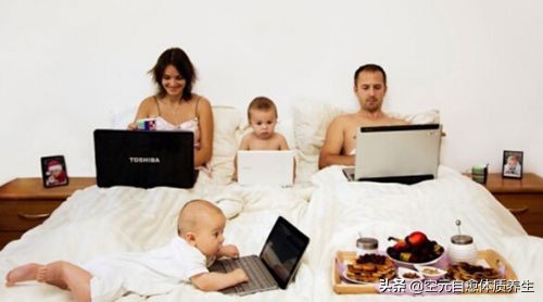 酒后拿刀把人砍伤什么罪,酒后滋事拿斧头打人致重伤