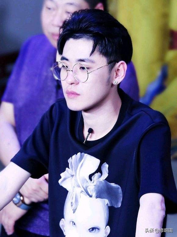 寮犱簯闆峰痉浜戝皬杈効,寰蜂簯灏忚精鍎垮紶浜戦浄