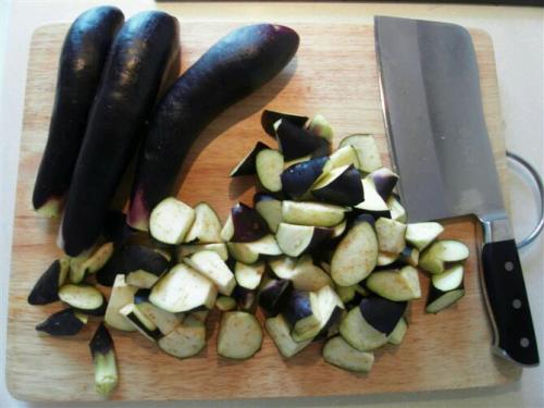 一顿吃一个茄子茄碱会中毒吗,吃茄子豆角中毒