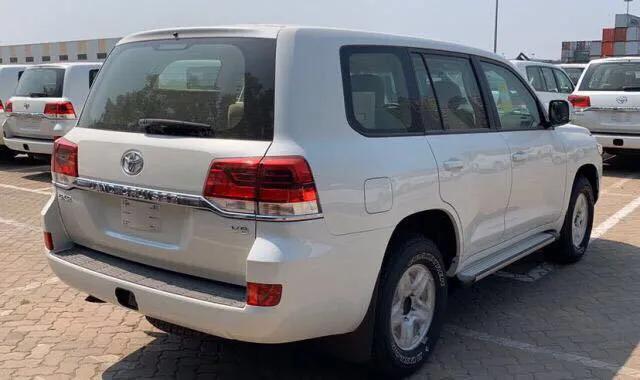 陆巡4600和5700有哪些优缺点,2019款陆巡中东版4600价格表