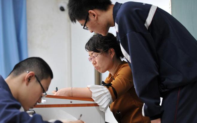 文科生和理科生的薪水差距有多大,毕业后才发现文科生和理科生差距