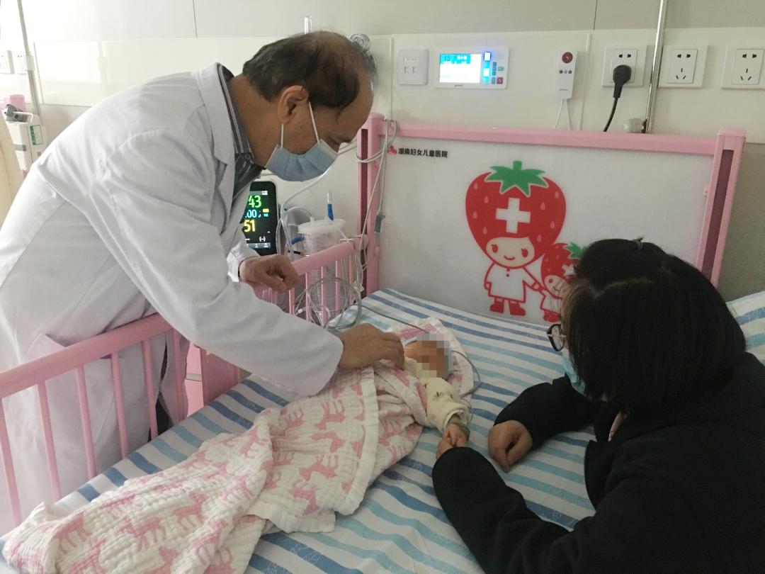 孩子腹部胀大,小孩腹部有个小鼓包