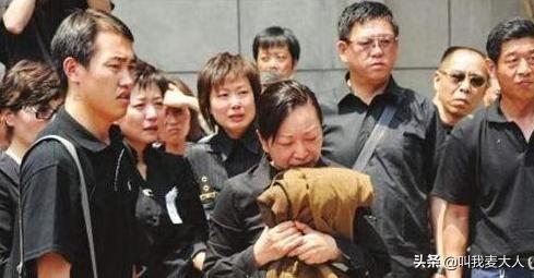 还记得罗京吗?主持新闻联播25年0失误,48岁去世,真相令人动容