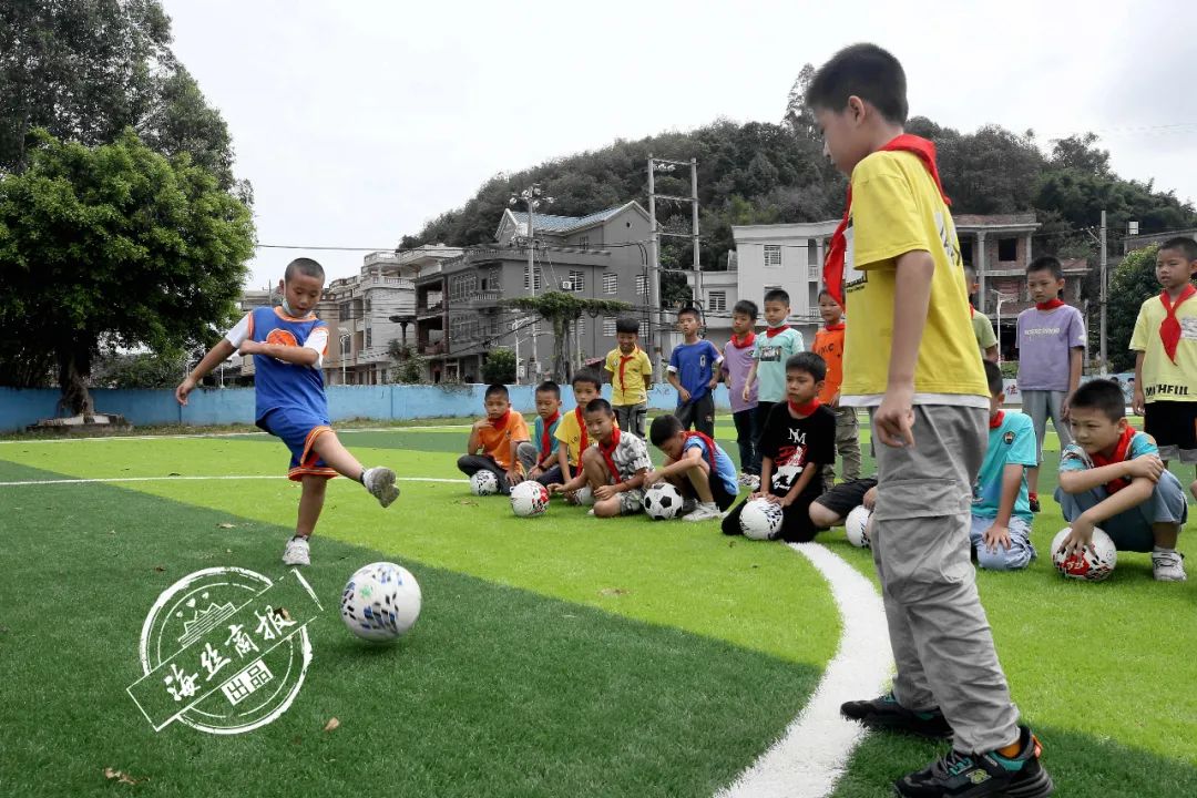 南安有足球场,南安实践基地足球场