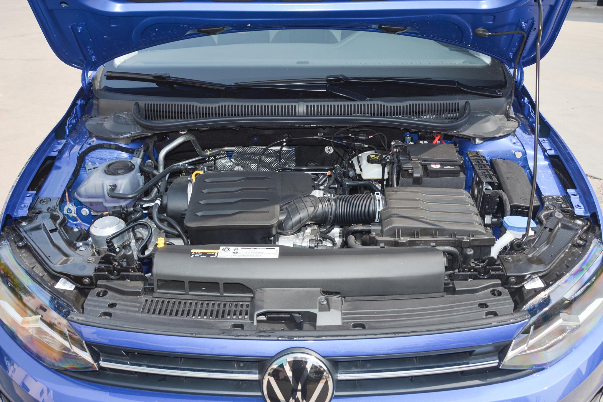 大众polo2015年1.4l自动豪华版二手车,大众polo1.4手动低配二手价