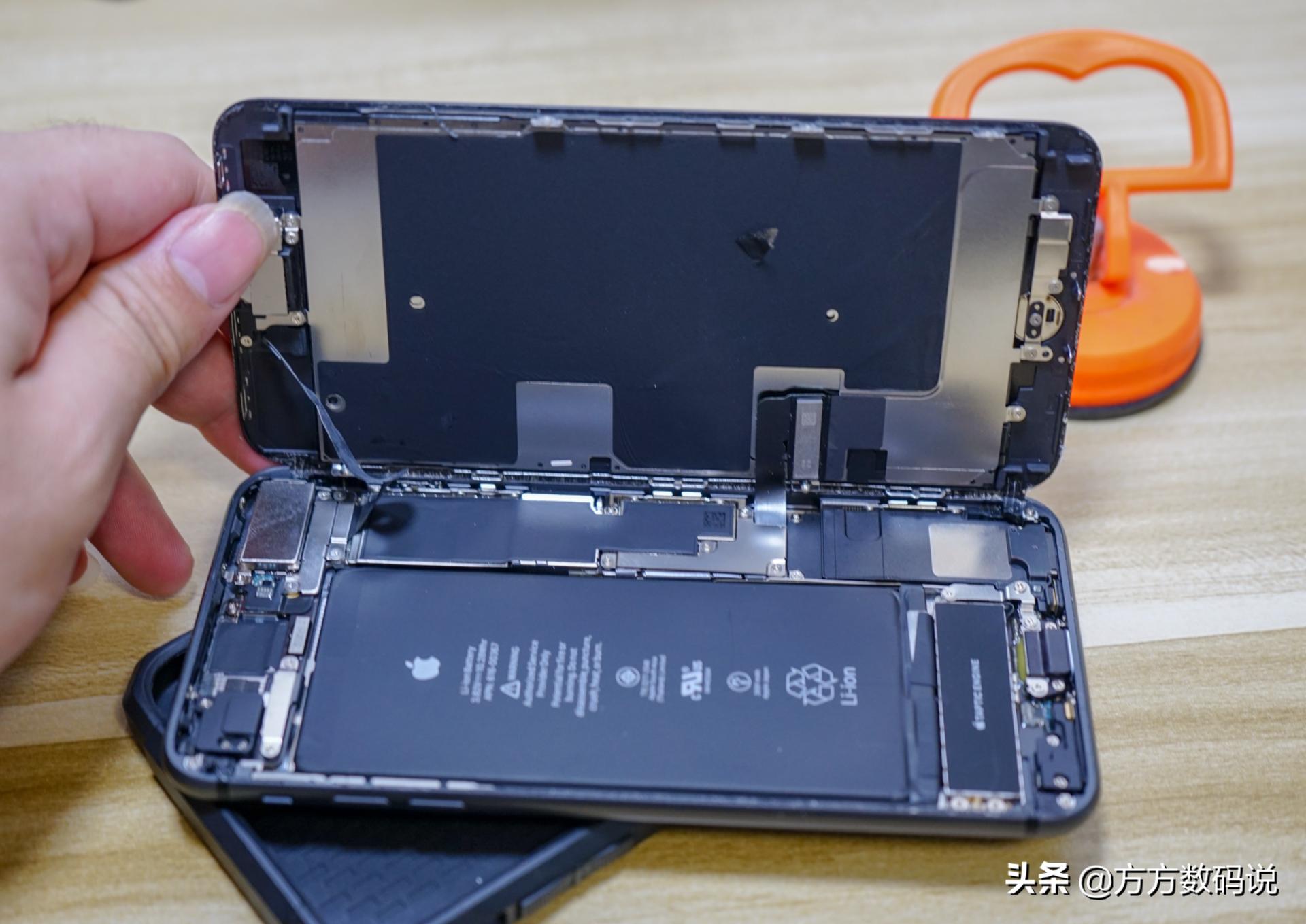 苹果8p还值得换官方电池吗,苹果8p用2年多是不是要换电池了