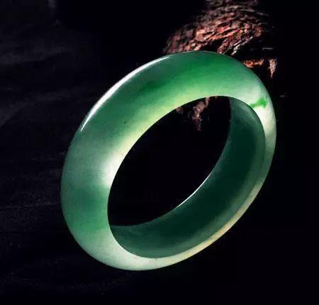 全球最贵的翡翠首饰,史上最贵翡翠单品