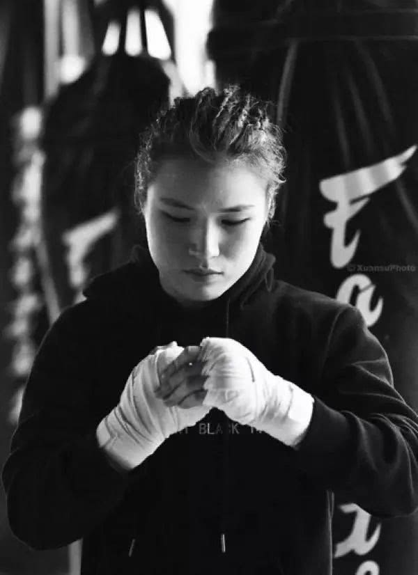 张伟丽为什么赢一次就冠军了,张伟丽为什么这么快能打冠军