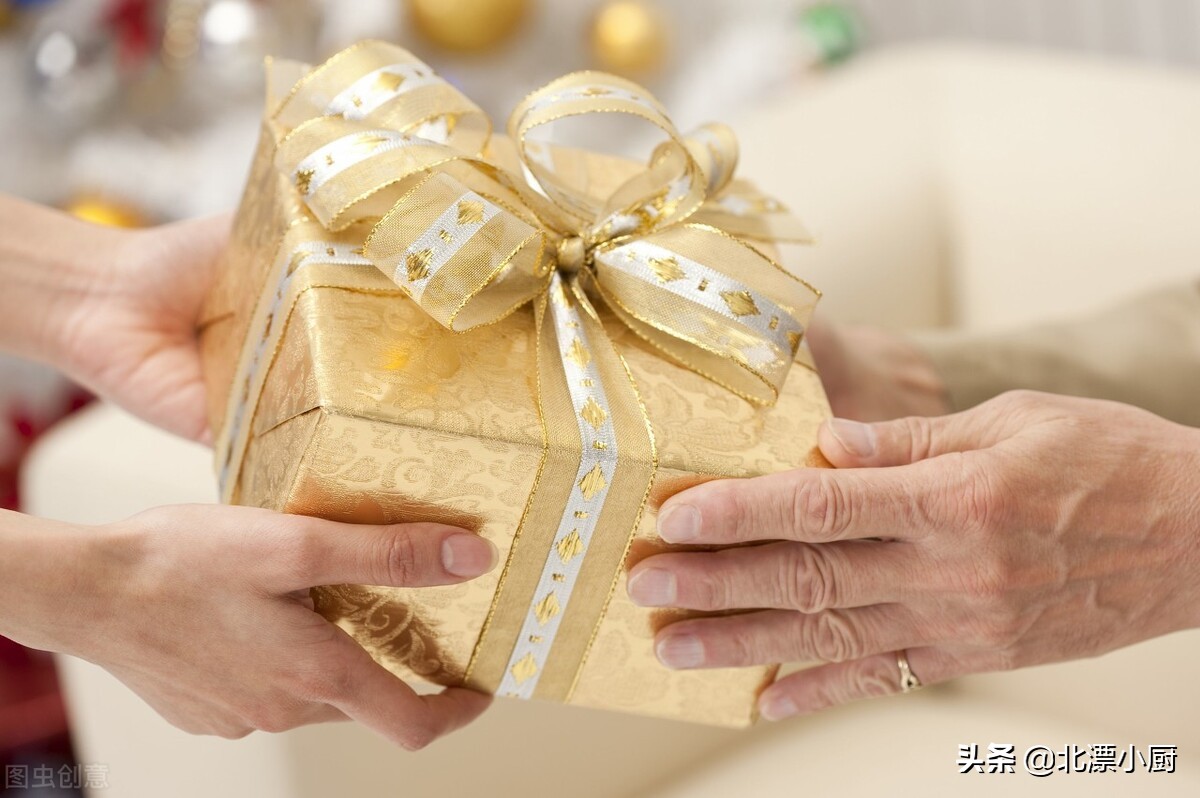 中秋送礼给客户有什么讲究,中秋送长辈礼节