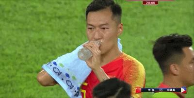 国足2-0胜菲律宾精彩瞬间,对阵菲律宾的比赛