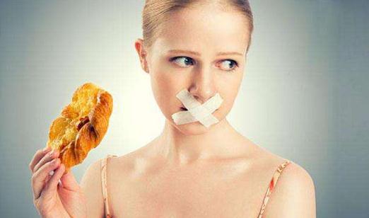 郑爽体重仅仅44kg，她是如何做到的？原来她用了2个方法