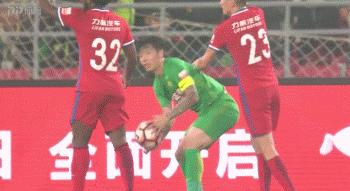 张稀哲受罚事件,徐亮评张稀哲判罚