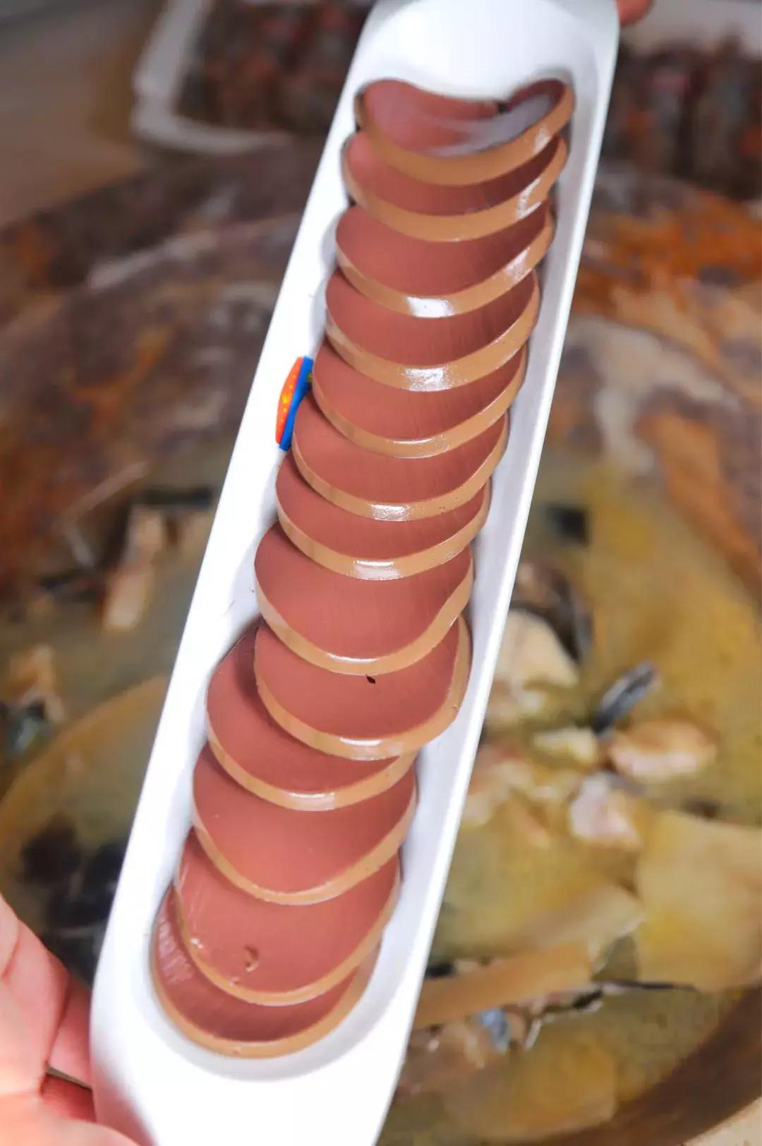 云南特色蒸汽石锅鱼什么鱼最好,特色美味云南蒸汽石锅鱼