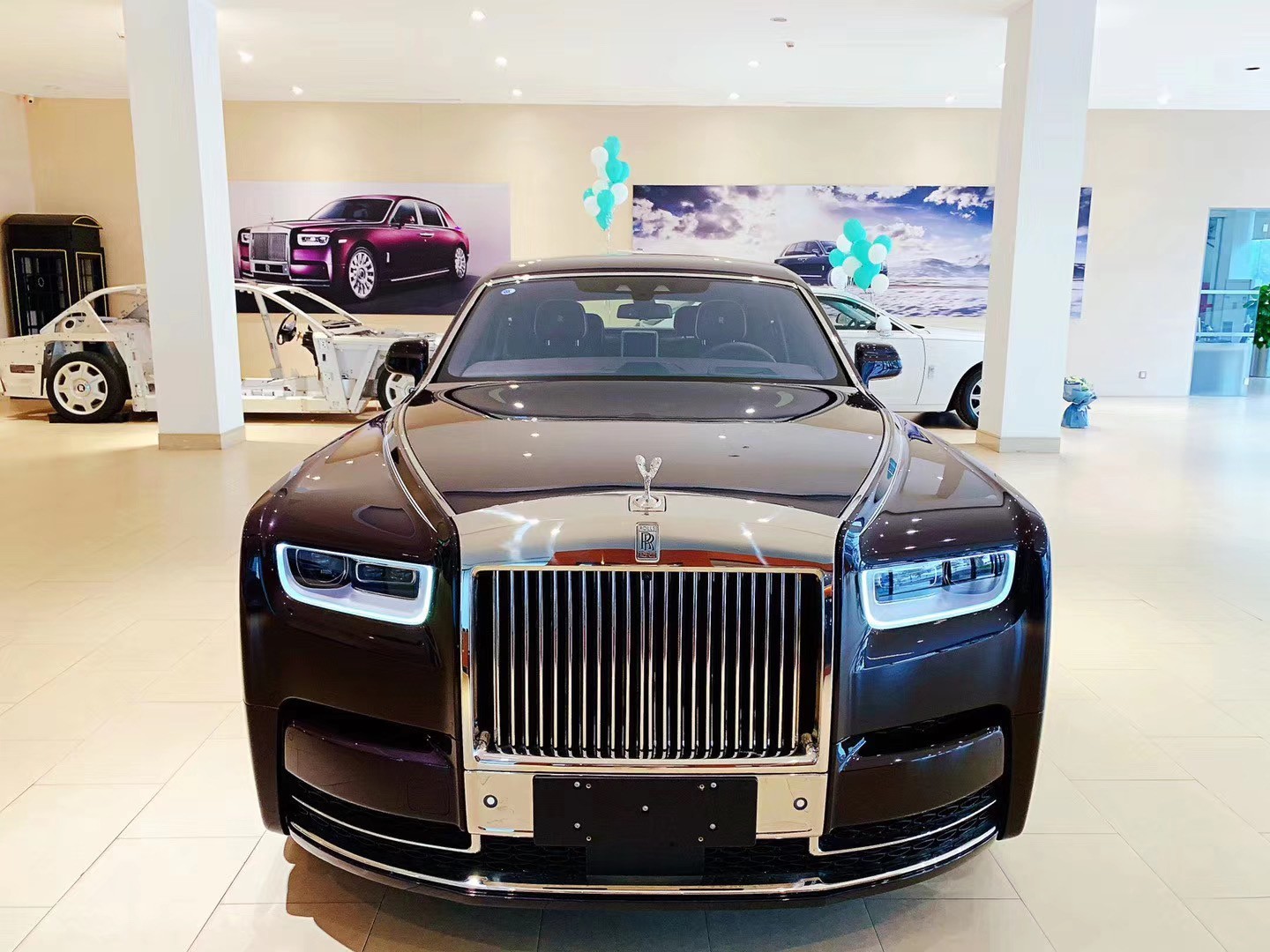 劳斯莱斯一把伞值十万块钱吗,劳斯莱斯的雨伞能卖钱吗